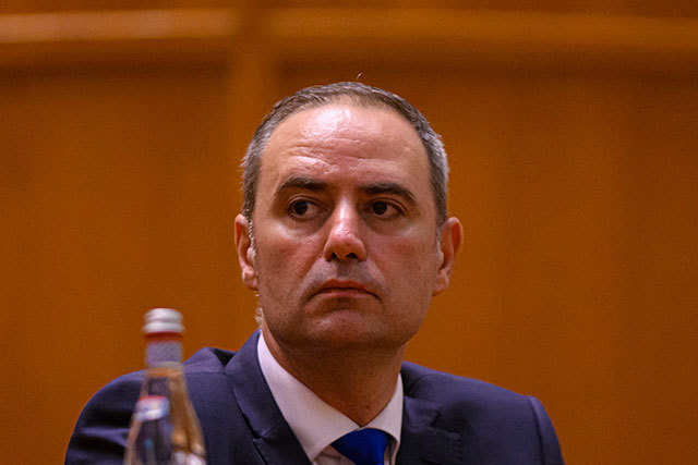 Ministrul de Finanţe, Alexandru Nazare, anunţă că deficitul bugetar pe primul trimestru a scăzut la circa 1% din PIB, ceea ce creează şanse pentru atingerea ţintei de 6,2% la sfârşitul anului
