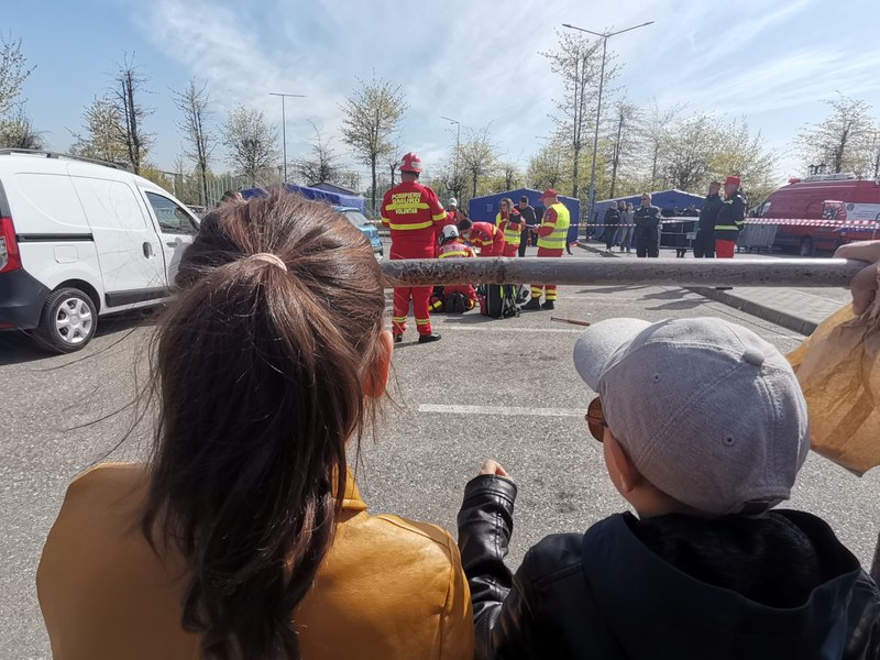 Minutele salvatoare. Ce se întâmplă într-o intervenție de urgență la un accident. „Dar n-a durat cam mult?”| REPORTAJ