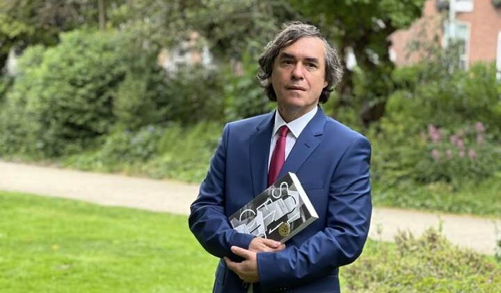 Mircea Cărtărescu și Bogdan Alexandru Stănescu – prezenți la standul României de la Festival du Livre de Paris