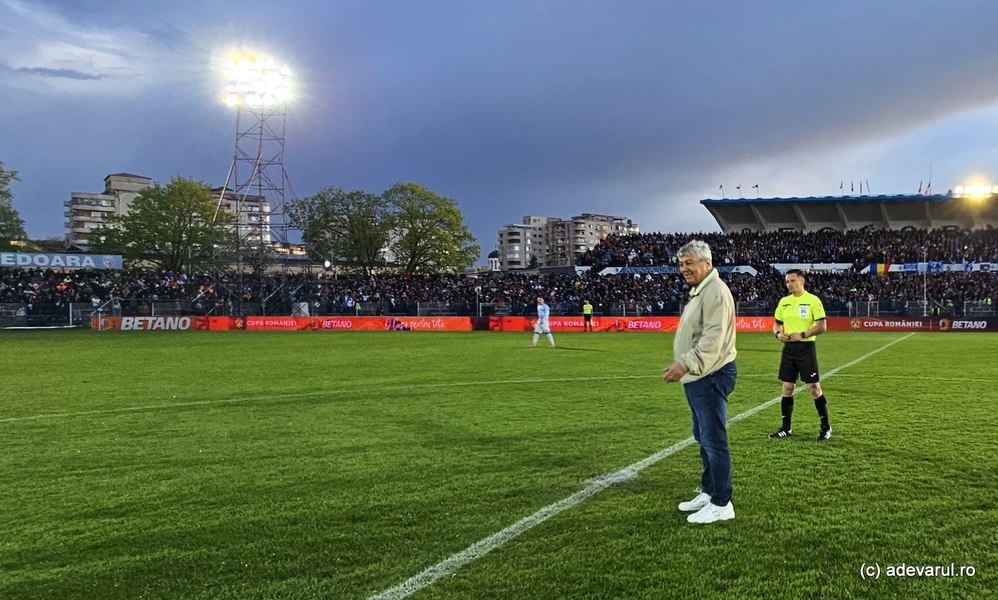 Mircea Lucescu, omul care a reinventat Corvinul Hunedoara. „Mă bântuie amintirile cu acea echipă teribilă”