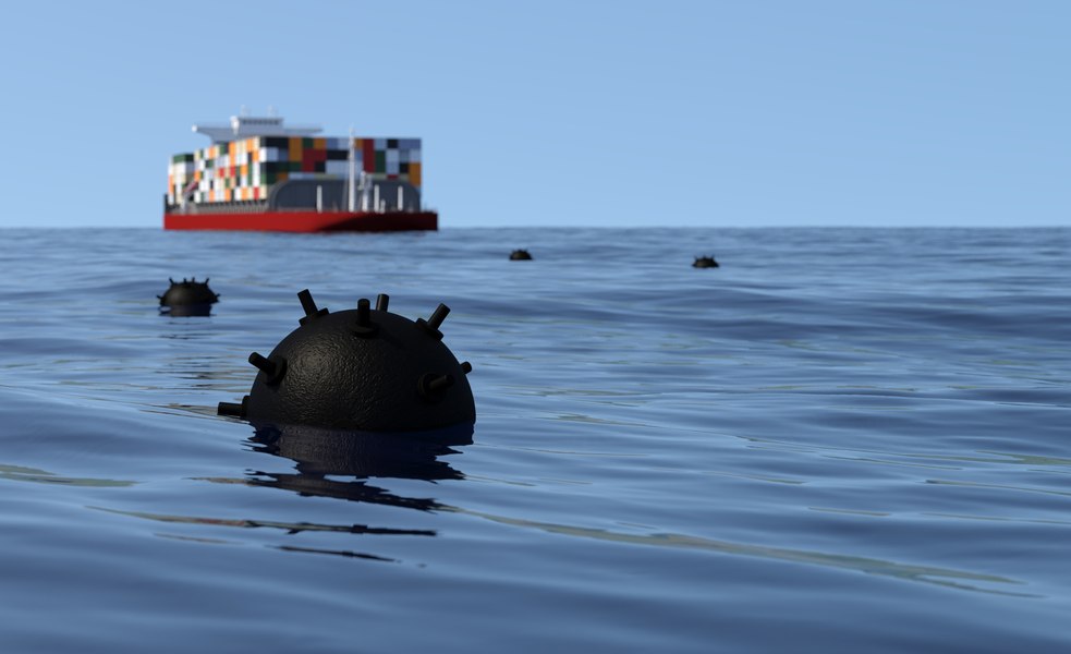 Misiune critică în Strâmtoarea Ormuz: Marina SUA vânează mine iraniene pentru protejarea rutelor maritime