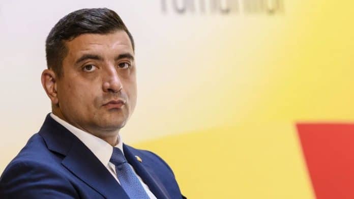 Moțiunea de cenzură PSD-AUR, depusă în Parlament cu 253 de semnături. Premierul, acuzat de mesaj nazist