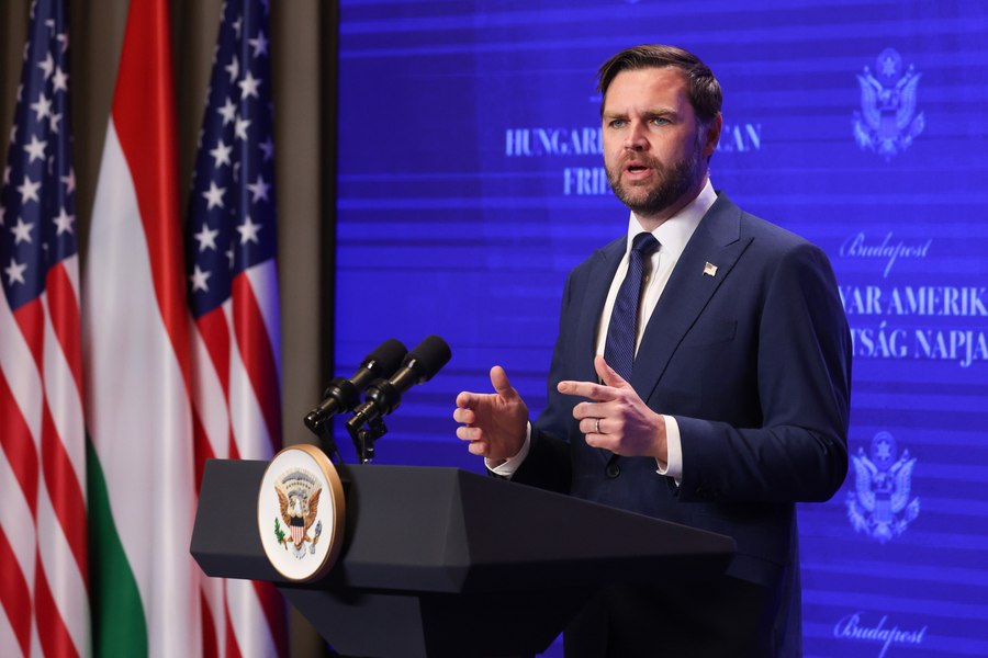 Motivul pentru care JD Vance a plecat de urgență din Budapesta, după ce își anunțase intenția de a prelungi vizita oficială