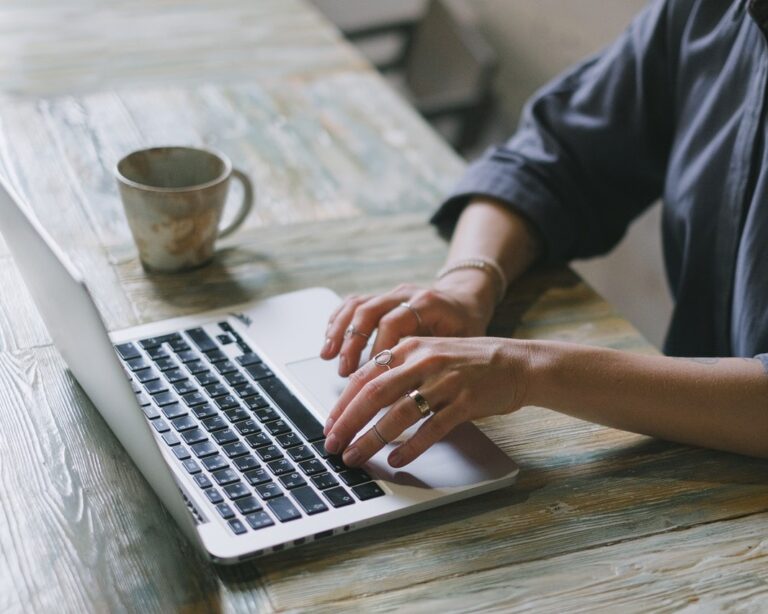 Munca în Europa se transformă accelerat: digitalizarea schimbă locul și modul de lucru