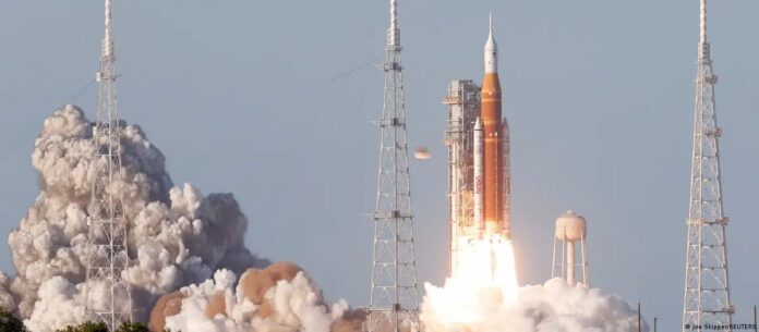 NASA a trimis în survol asupra Lunii misiunea istorică Artemis II