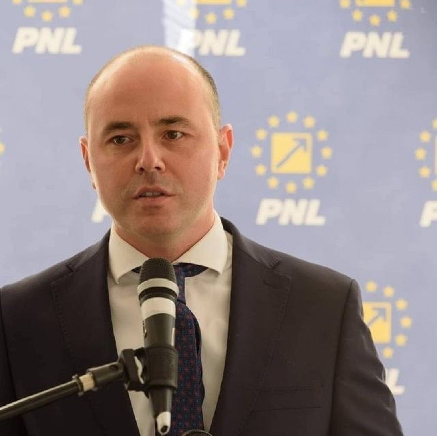 NEWS.ro: Alexandru Muraru (PNL): Am ascultat textul moţiunii PSD-AUR. Este actul oficial prin care PSD abandonează definitiv direcţia pro-europeană şi devine un partid izolaţionist
