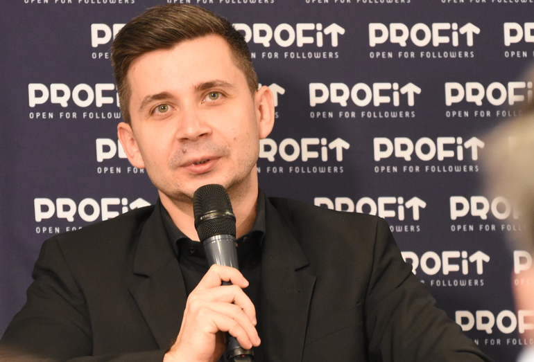 NEWS.ro: Am dat dintr-o criză în alta. Secretarul General adjunct al IMM România, Daniel Urîtu: Instabilitatea politică creează incertitudini. Antreprenorii aşteaptă să vadă cine mai vine la guvernare, cu ce programe, creşteri de taxe sau modificări de legislaţie