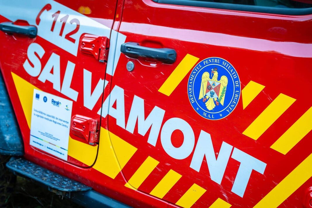 NEWS.ro: Avertisment al salvamontiştilor: Ninsori şi precipitaţii mixte în zona superioară a masivului Bucegi / Recomandăm tuturor turiştilor să abordeze traseele montane cu prudenţă, să utilizeze echipament de iarnă adecvat şi să se informeze - VIDEO