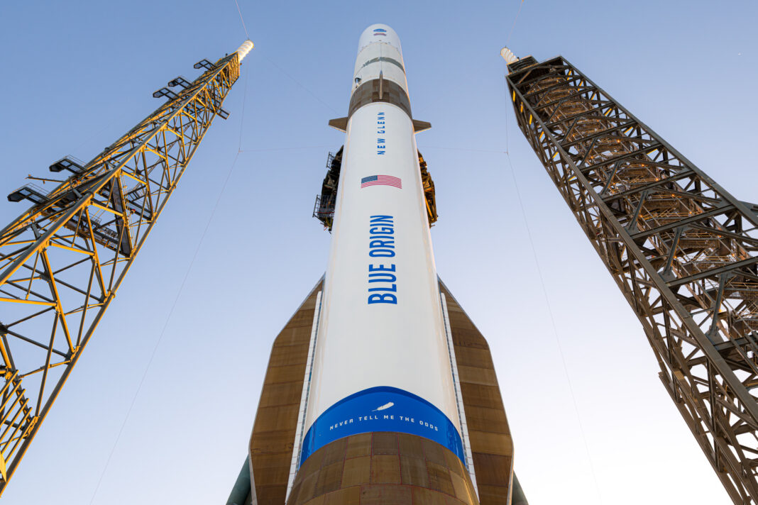 NEWS.ro: Blue Origin anunţă prima aterizare reuşită a unui booster reutilizat al rachetei New Glenn