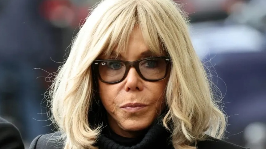 NEWS.ro: Brigitte Macron se declară ”mai tristă decât era vreodată” înainte să se instaleze la Palatul Élysée. ”Am văzut întunecimea lumii, prostia, răutatea”