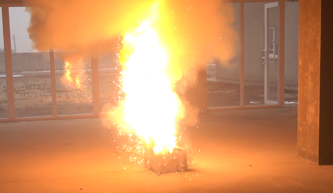 NEWS.ro: Cei doi ucraineni care anul trecut au intenţionat să incendieze un sediu al companiei de curierat Nova Post din Bucureşti au fost trimişi în judecată/ Operaţiunea de sabotaj a Federaţiei Ruse în România a fost dejucată de SRI - VIDEO Experiment judiciar