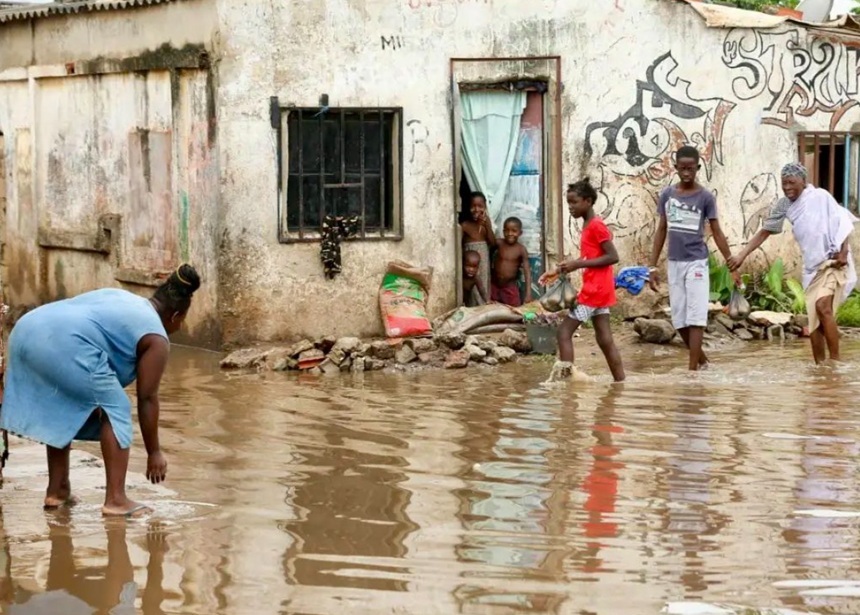 NEWS.ro: Cel puţin 15 morţi şi mii de persoane deplasate în Angola, în urma unor inundaţii