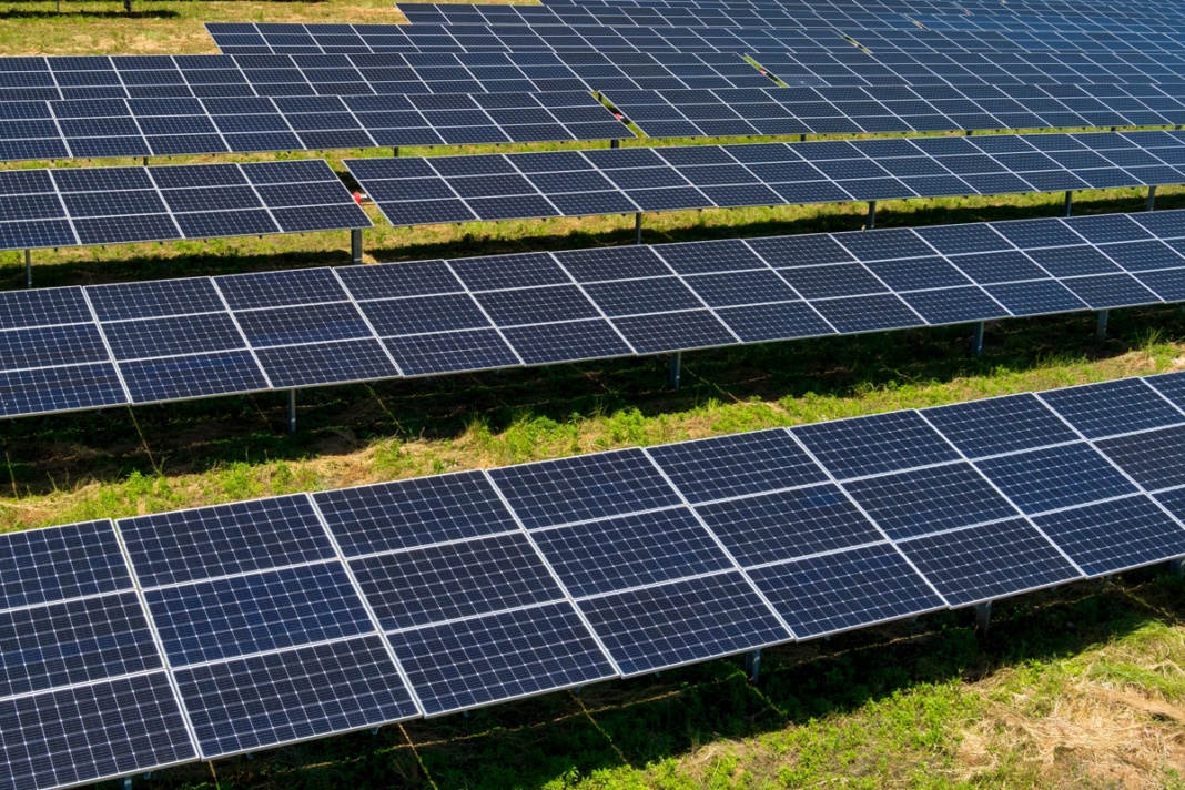 NEWS.ro: China cere industriei solare să coopereze pentru a reduce supraproducţia şi războiul preţurilor