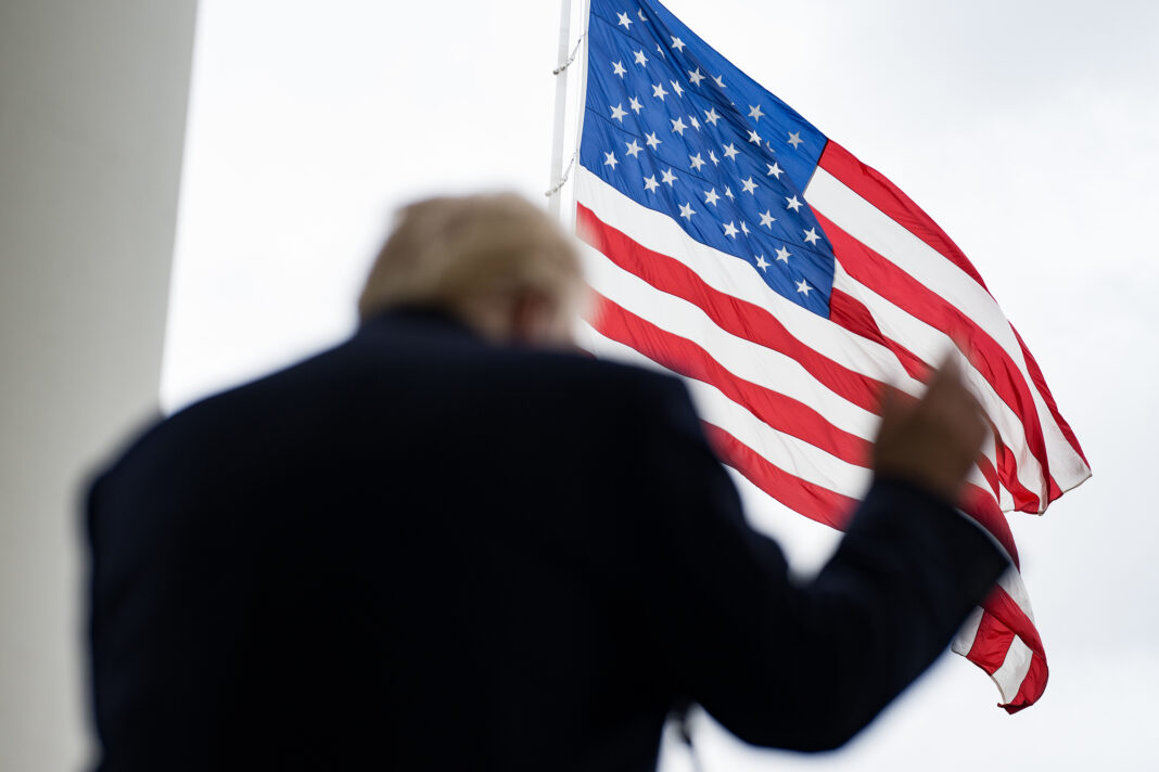 NEWS.ro: Cum încearcă Donald Trump să profite de salvarea spectaculoasă a piloţilor americani doborâţi în Iran