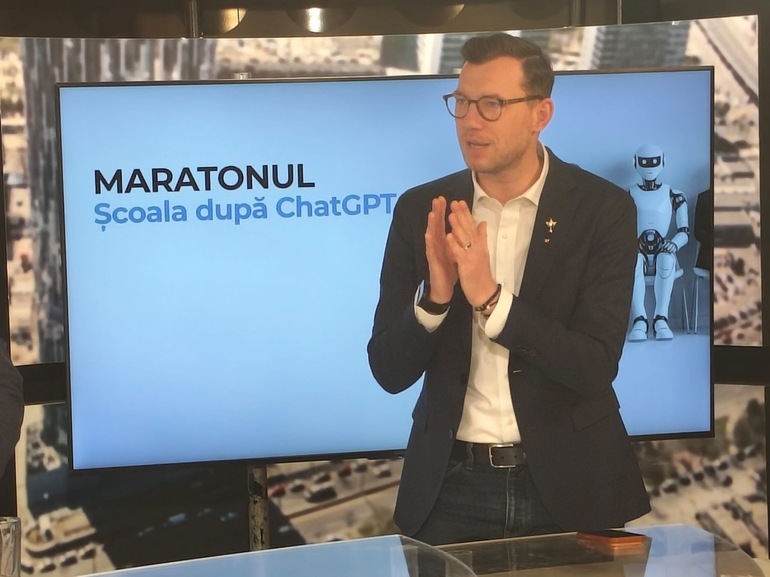 NEWS.ro: Dacă harul de profesor nu se îmbină cu tehnologia, este foarte greu să mai poţi fascina astăzi elevii. Alexandru Holicov, Fondator & CEO Adservio: Ţine de mentalitate, nu de vârstă