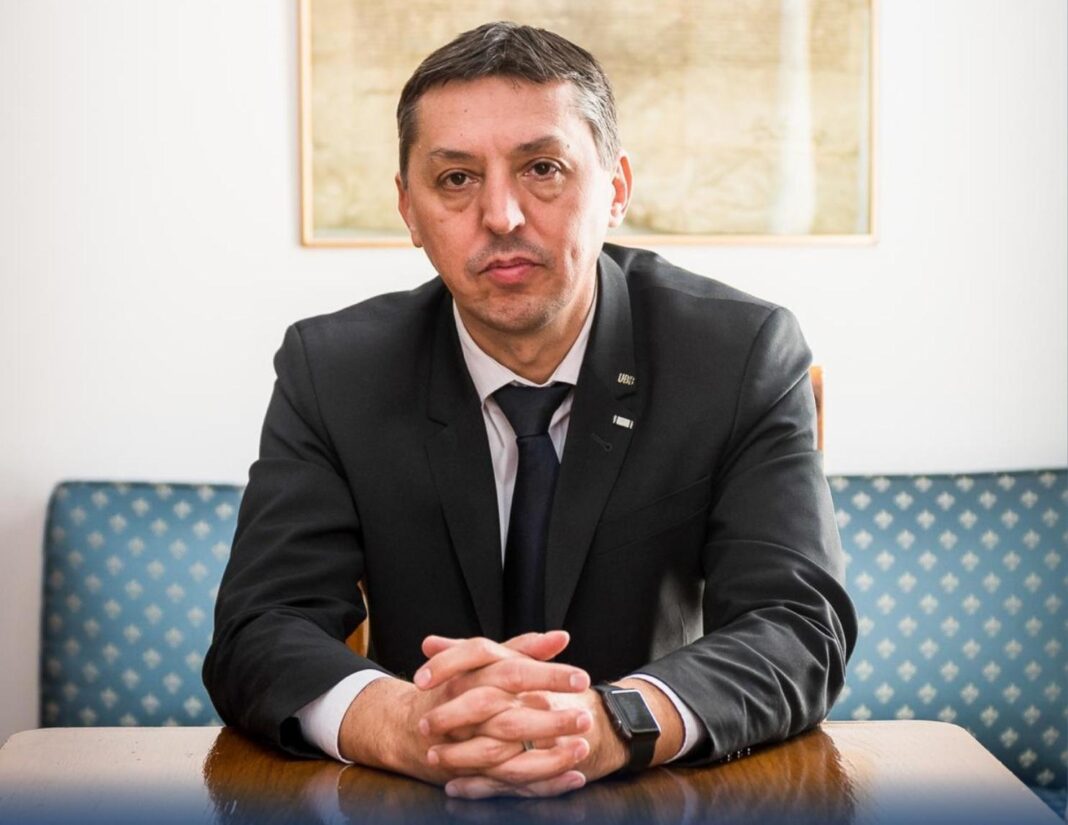 NEWS.ro: Daniel David: Şcoala mentor – o soluţie ignorată pentru inechităţile din educaţie