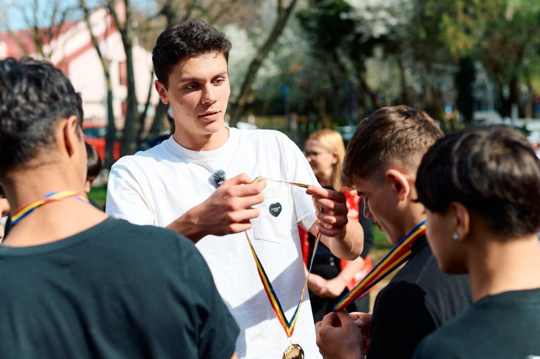 NEWS.ro: David Popovici lansează o nouă campanie de donaţii pentru copiii aflaţi în grija Hope and Homes for Children România: ”Niciun copil nu ar trebui să simtă că e singur”- FOTO, VIDEO