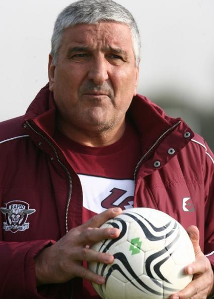 NEWS.ro: Decesul lui Mircea Lucescu: Rică Răducanu - S-a dus Mircică al meu. Să le povestiţi, tată, la toţi cine a fost Mircea Lucescu