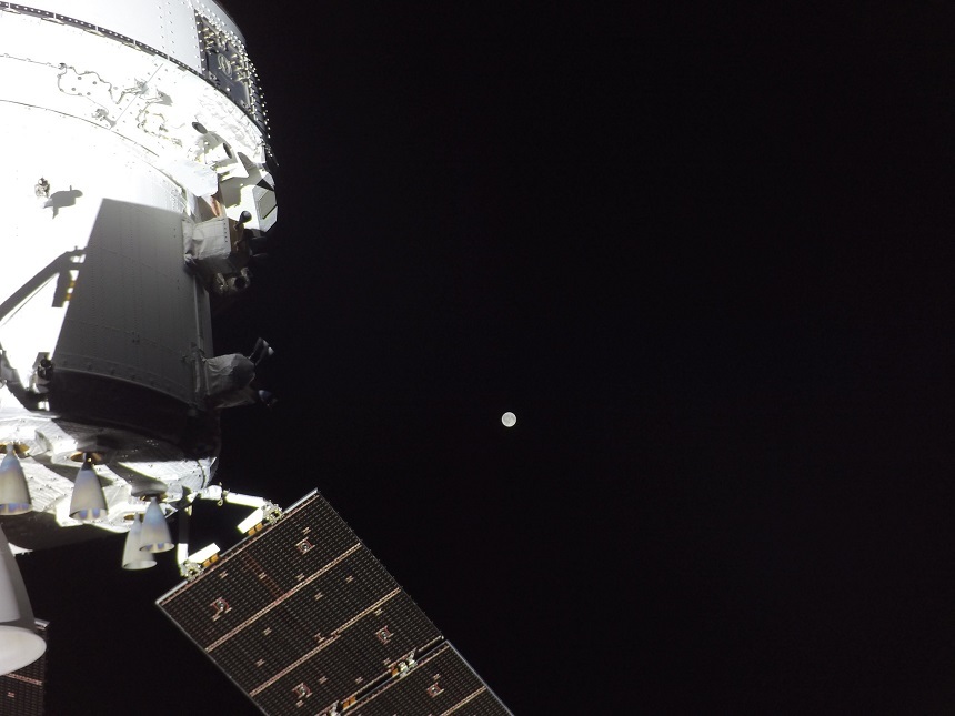 NEWS.ro: Destinaţia Luna - Astronauţii Artemis II sunt acum la jumătatea drumului - VIDEO