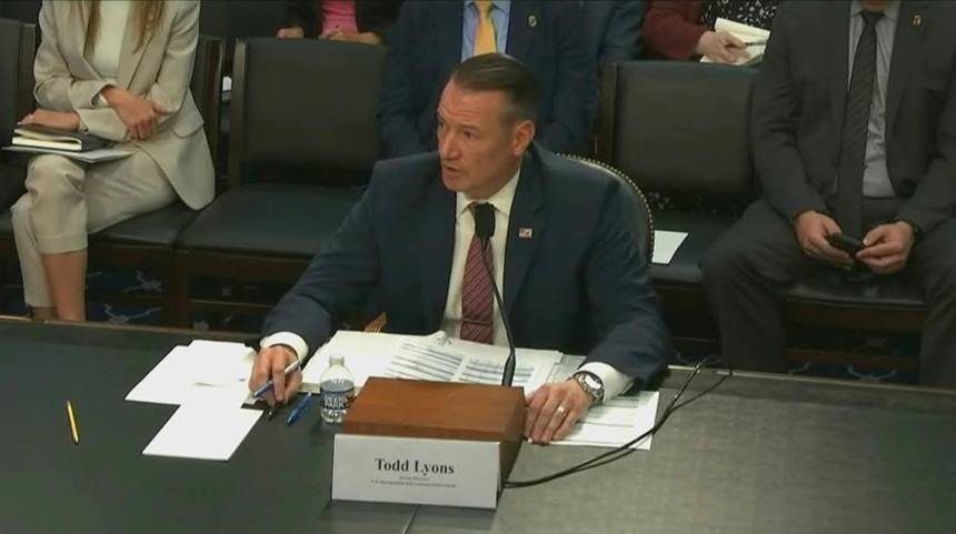 NEWS.ro: Directorul interimar al ICE, Todd Lyons, însărcinat cu suprervizarea planului administraţiei Trump de deportări în masă, urmează să demisioneze din agenţie