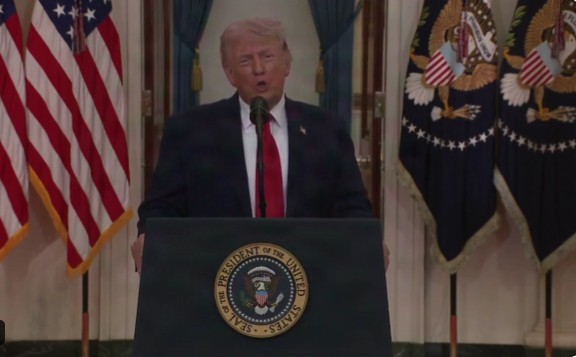 NEWS.ro: Discursul lui Trump nu a convins. Acţiunile scad, iar preţurile petrolului cresc