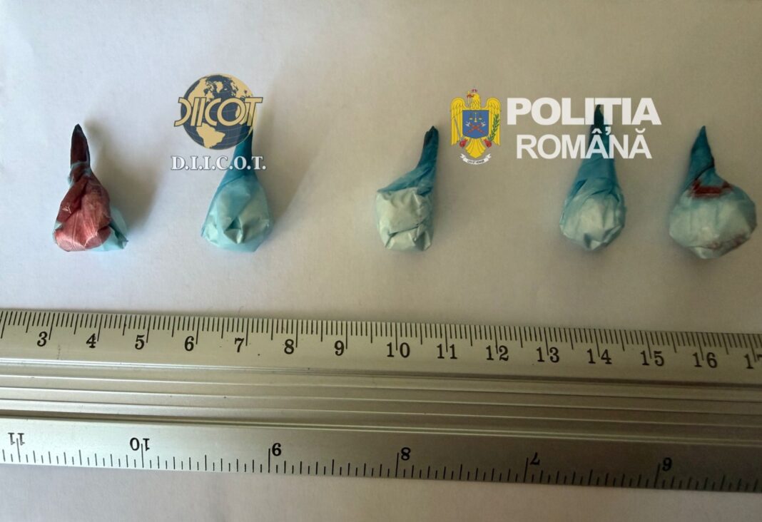 NEWS.ro: Dolj: Bărbat acuzat că vindea cocaină cu sume cuprinse între 1.000 şi 2.000 de lei, reţinut