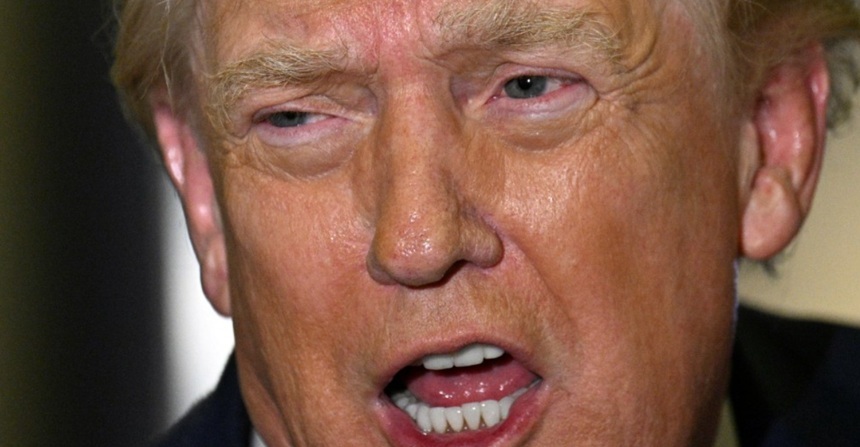 NEWS.ro: Donald Trump: „Iranul se află la un pas de colapsul financiar”