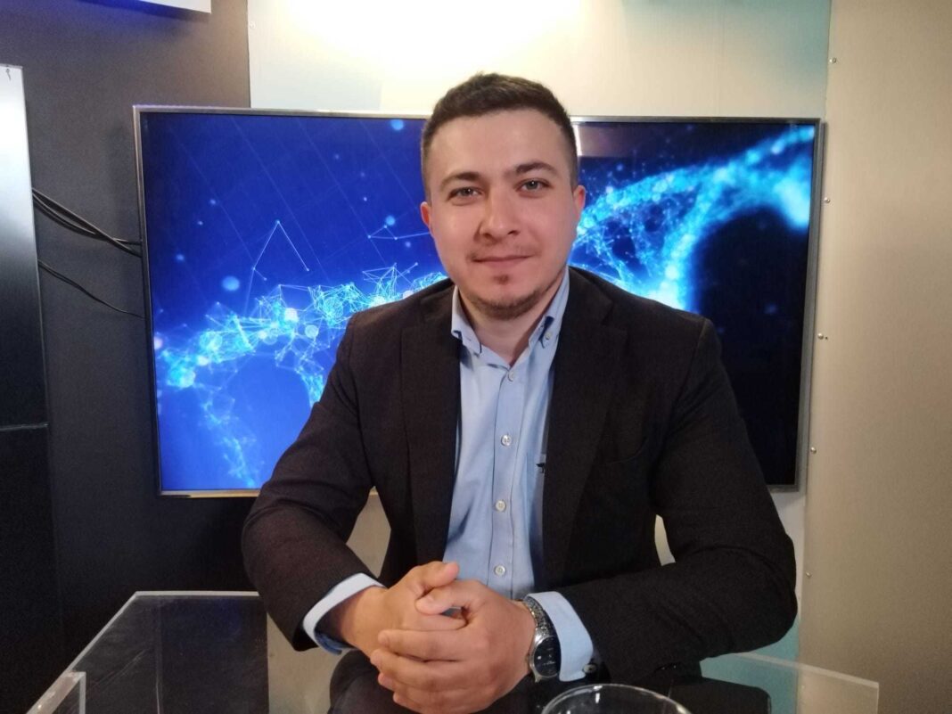 NEWS.ro: Dr. Gabriel Crâşmariu: Şi vapatul este dăunător arterelor. Nu sunt, într-adevăr, studii pe termen lung, cert este că provoacă inflamaţie la nivelul peretelui intern vascular