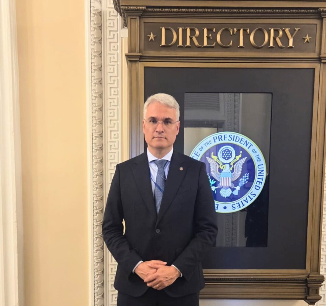 NEWS.ro: Dragoş Pîslaru (USR), ministrul Investiţiilor şi Proiectelor Europene: Nu este momentul să aruncăm ţara în haos. Nu este momentul pentru gesturi iresponsabile, pentru aventuri politice