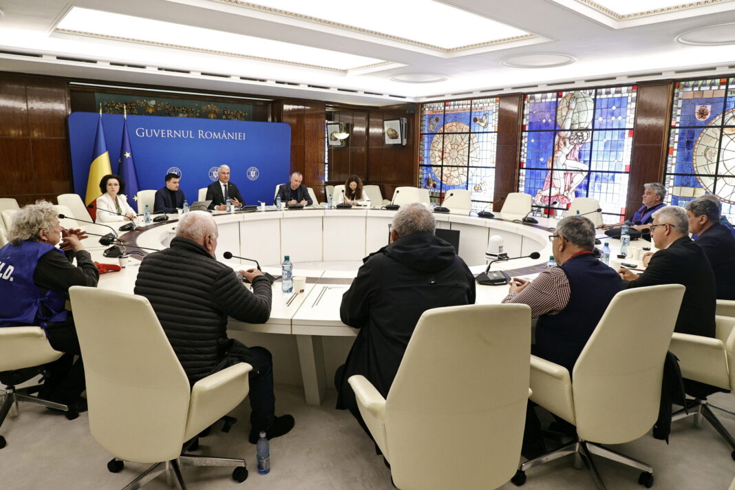 NEWS.ro: Dragoş Pîslaru: Veniturile aflate în plată în sistemul public nu vor fi diminuate prin aplicarea noii legi a salarizării/ Ce subiecte au mai fost discutate la întlnirea de la Guvern cu reprezentanţii sindicatelor