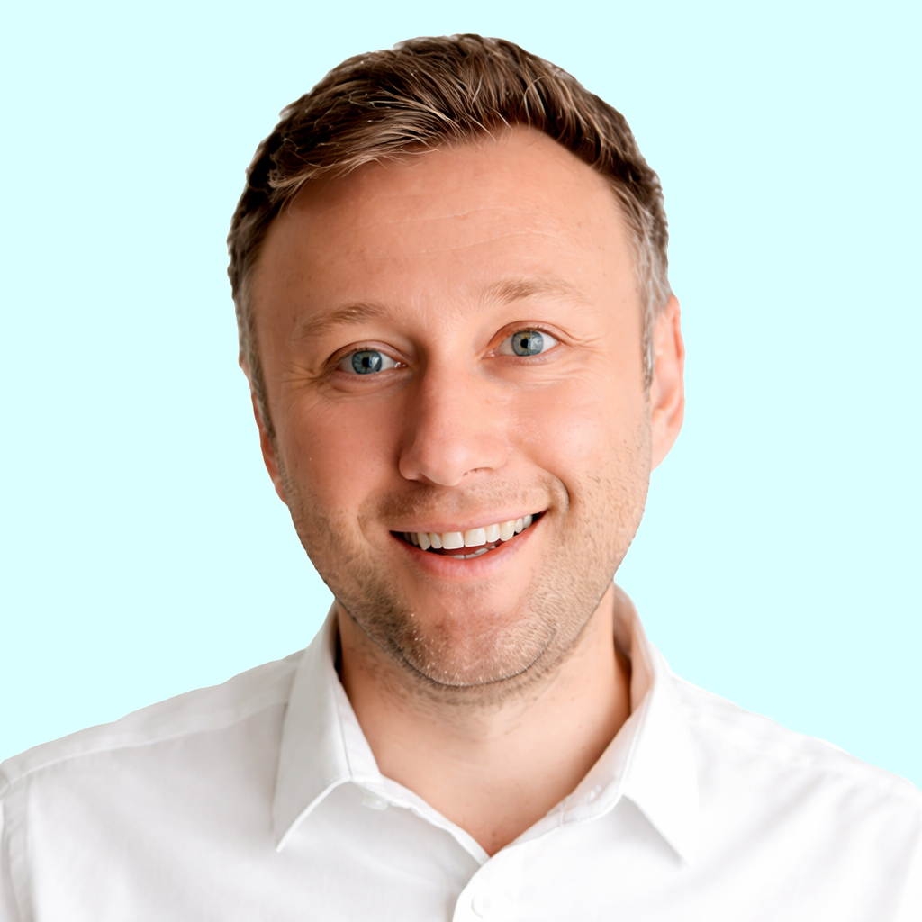 NEWS.ro: Eveniment News.ro - Emanuel Pârvulescu: Mega Image şi-a propus ca până în 2040 toată energia pe care o consumă să fie energie verde - VIDEO