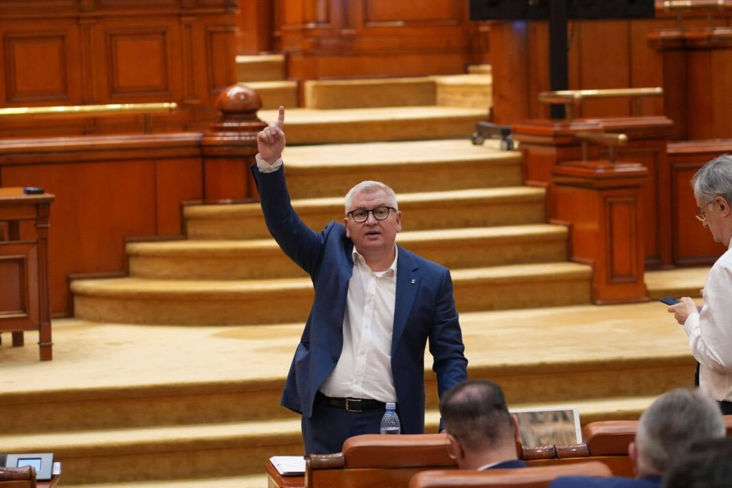 NEWS.ro: Florin Roman (PNL): România este aruncată în instabilitate politică de arogantul premier NORDIS al PSD, care a mizat pe faptul ca PNL nu face scut în jurul premierului / Grindeanu împinge şi PSD într-o fundătură politică din care nu are scăpare