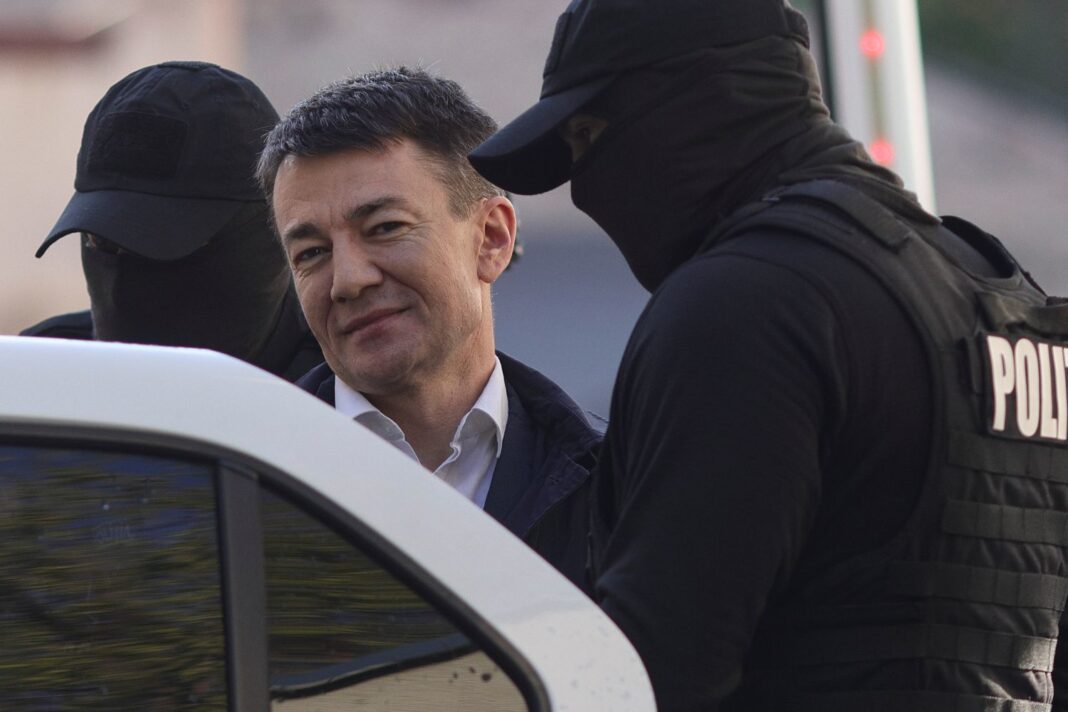 NEWS.ro: Fostul director al Serviciului de Informaţii şi Securitate din R. Moldova Alexandru Bălan va fi predat vineri autorităţilor din R. Moldova - oficial/ El a fost condamnat pentru tentativă de trădare prin transmitere de informaţii secrete de stat - FOTO