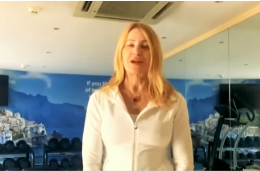 NEWS.ro: Gala News.ro - Mesajul Nadiei Comăneci: Perfecţiunea nu este un punct final. Este ceva ce construim în fiecare zi cu paşi mici, cu răbdare şi curaj  - VIDEO