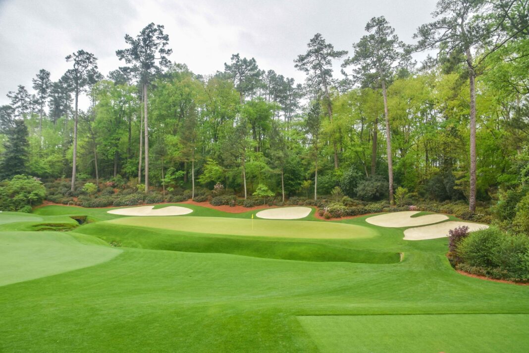 NEWS.ro: Golf: Un fost câştigător al British Open, dat afară de la Masters de la Augusta pentru că şi-a folosit telefonul