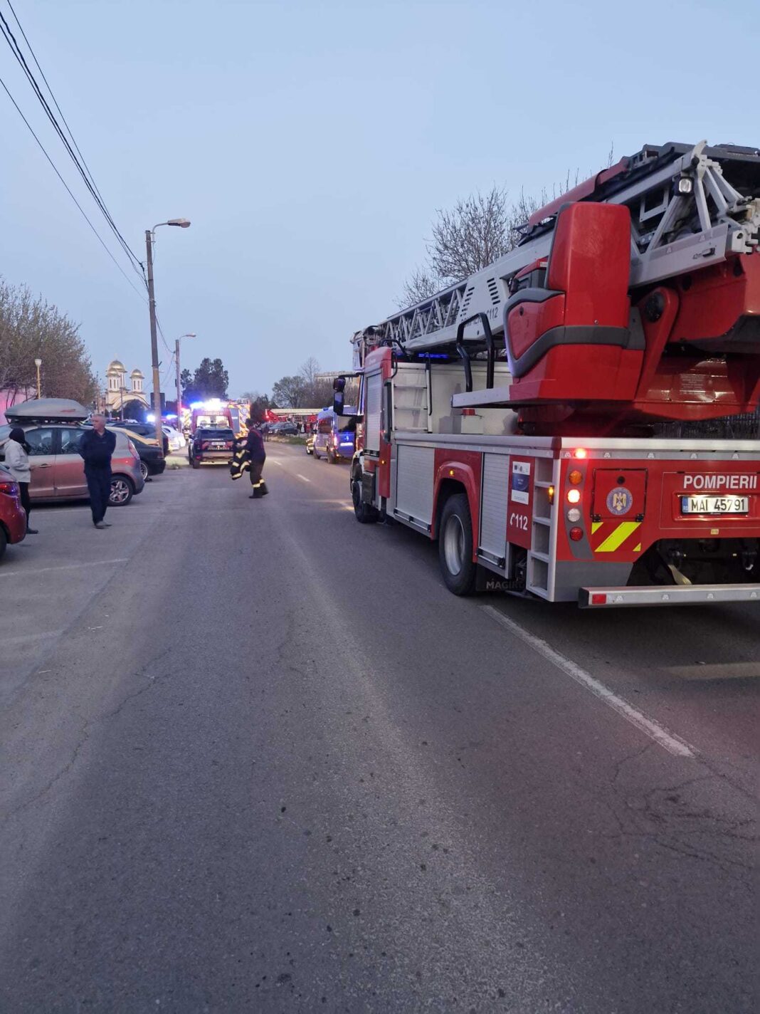 NEWS.ro: Harghita: Un incendiu a cuprins două case şi o mie de metri de teren acoperit cu vegetaţie uscată