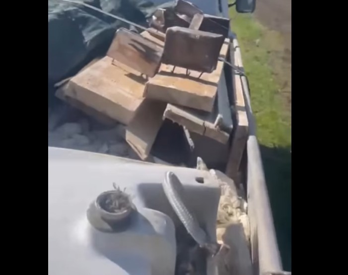 NEWS.ro: Ilfov: Amenzi de 60.000 de lei pentru depozitare ilegală deşeurilor provenite din construcţii. Unul dintre cei sancţionaţi, prins aruncând gunoi în pădurea din zona Corbeanca - VIDEO