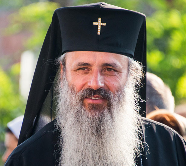 NEWS.ro: IPS Teofan, mitropolitul Moldovei, în Pastorala de Paşte: Dacă pacea, nădejdea, bucuria şi dragostea ne cuprind, ne simţim mai liberi faţă de constrângerile lăuntrice sau exterioare