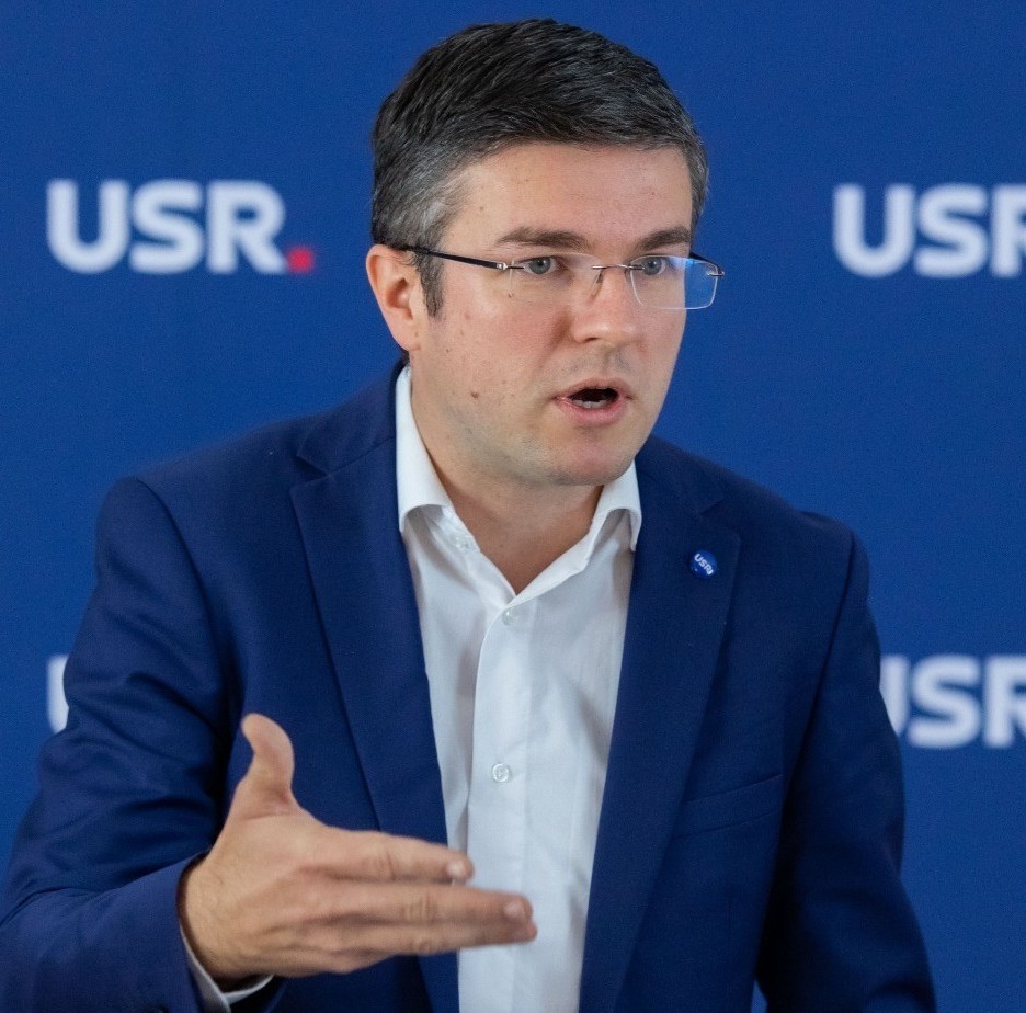 NEWS.ro: Irineu Darău (USR): A trecut vremea în care un ministru poate pune mâna pe telefon şi, pe linie politică, dă ordine unde n-are voie să dea ordine