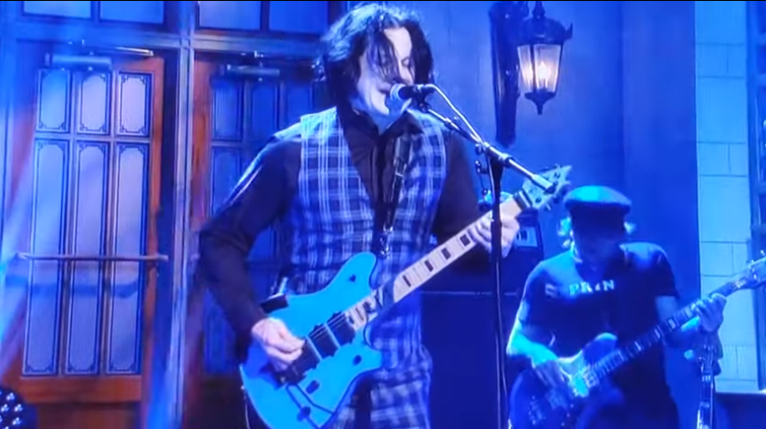 NEWS.ro: Jack White a lansat două single-uri, „G.O.D. and the Broken Ribs” şi „Derecho Demonico”, înainte de a apărea la Saturday Night Live - VIDEO