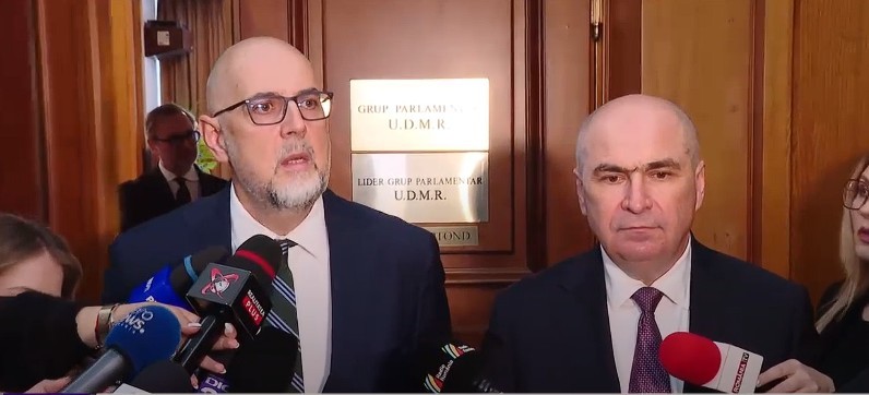 NEWS.ro: Kelemen Hunor: Indiferent ce se întâmplă mâine, poimâine, guvernarea trebuie să meargă mai departe. Noi rămânem în echipa de guvernare /  Important ar fi, pe termen mediu, lung, să se găsească o soluţie pentru un guvern majoritar