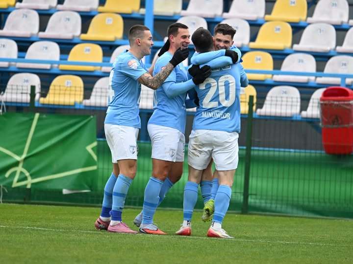 NEWS.ro: Liga 2: Alexandru Gîţ (FC Voluntari) s-a accidentat grav la meciul cu FC Bihor. El a fost transportat la spital