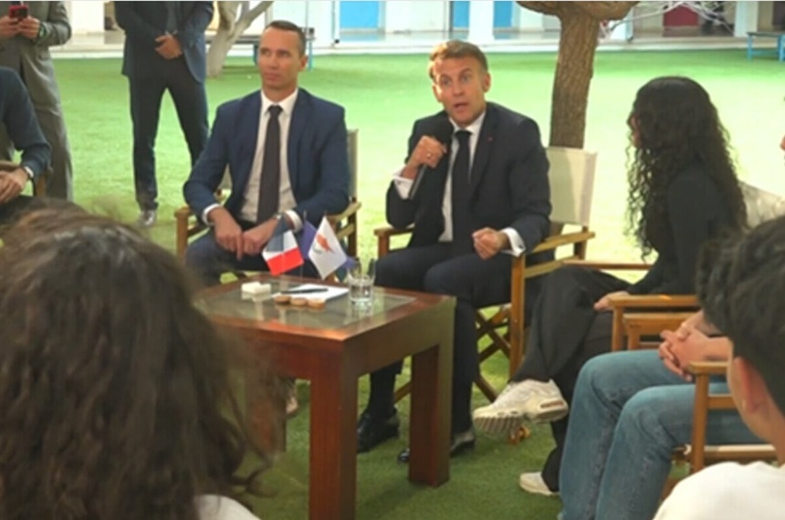 NEWS.ro: Macron anunţă la Nicosia că nu va mai face politică după ce va pleca de la Palatul Élysée în 2027
