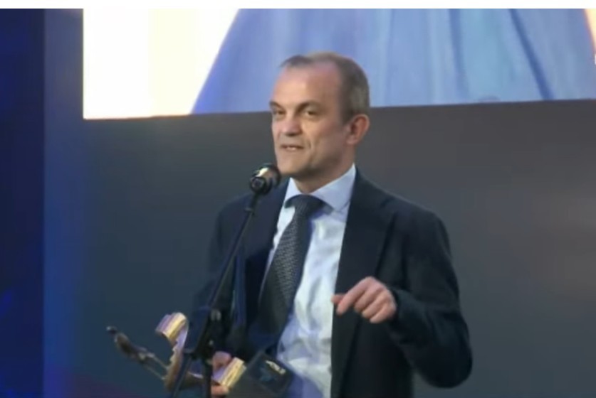 NEWS.ro: Medicul Cătălin Cîrstoveanu, premiat la Gala News.ro: Noi nu făceam nimic fără transparenţă, fără sinceritate, fără dreptate, fără adevăr