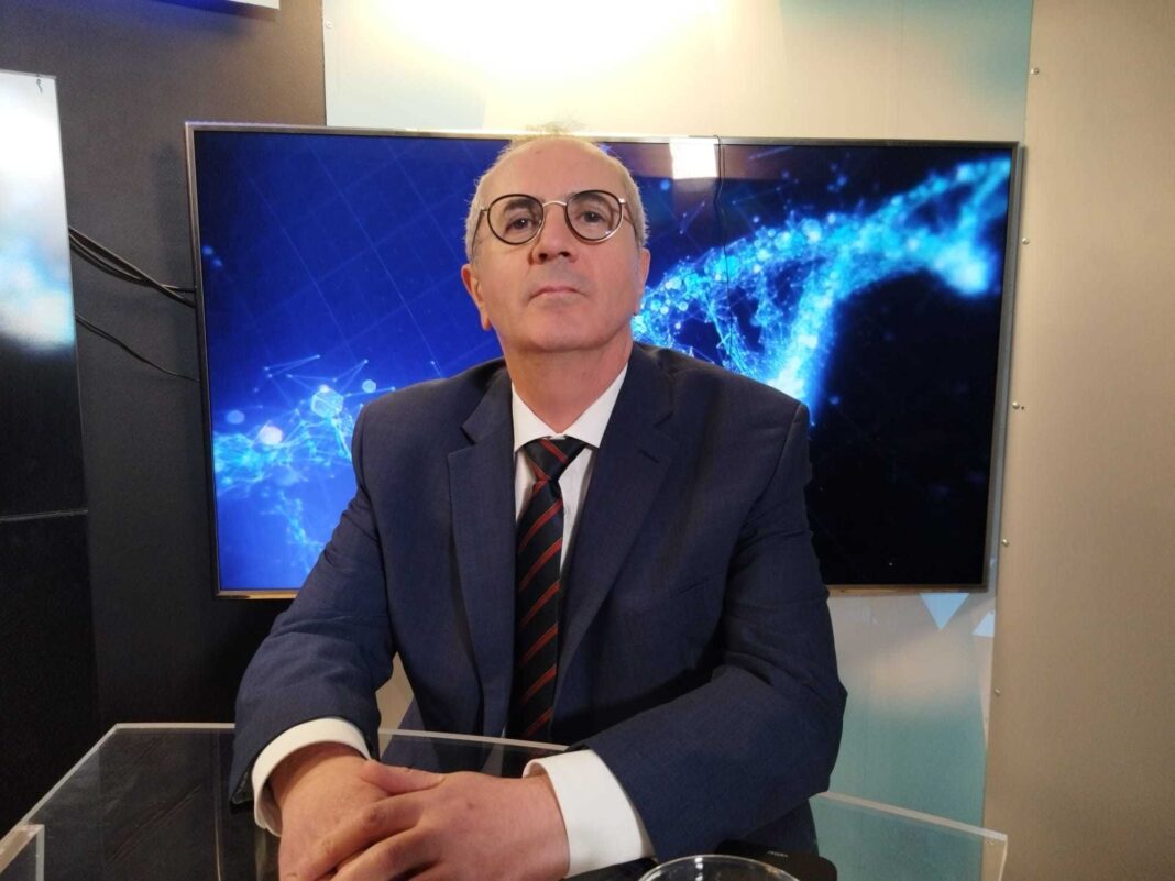 NEWS.ro: Medicul Daniel Coriu afirmă că mulţi pacienţi sunt diagnosticaţi târziu cu mielom multiplu întrucât unii medici nu observă semnele bolii în analizele acestora