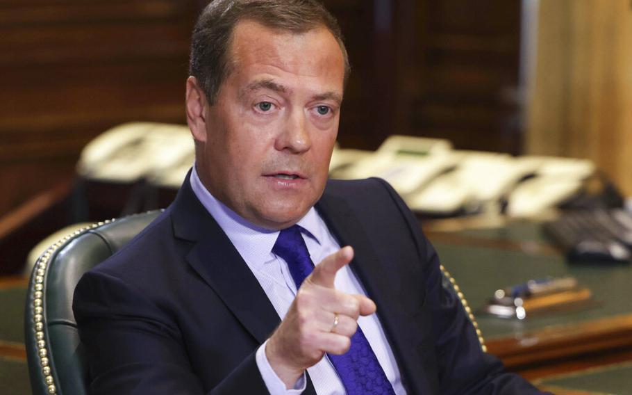 NEWS.ro: Medvedev: UE nu va recupera niciodată miliardele de euro alocate Ucrainei. Bucuraţi-vă că sunteţi din nou duşi de nas, europeni!