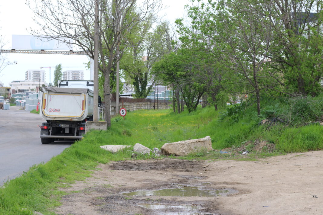 NEWS.ro: Mii de locuitori din Sectorul 3 cer amenajarea Parcului Pallady, lângă staţia de metrou Nicolae Teclu: Primăria Capitalei confirmă nevoia de noi spaţii verzi publice în zonă, dar administraţia publică întârzie să acţioneze