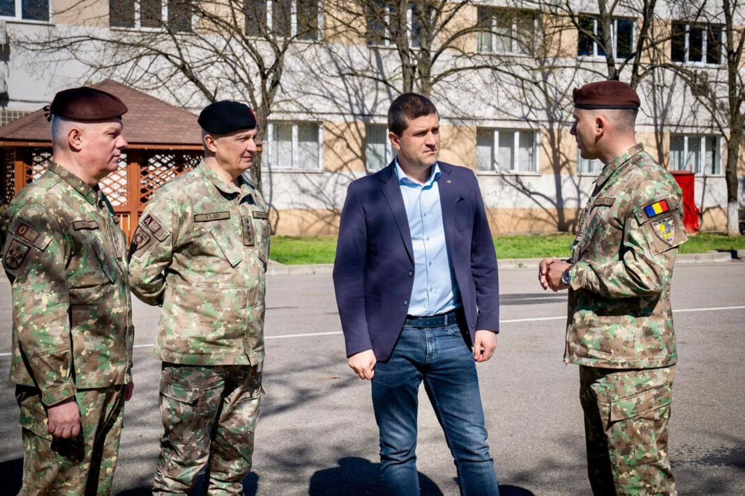 NEWS.ro: Ministerul Apărării: Ultimele pregătiri pentru Programul Soldat Gradat Voluntar în Termen. Pentru anul 2026 este planificată instruirea a aproximativ 3.500 de tineri