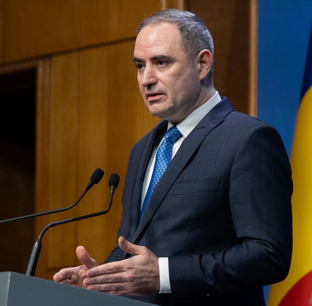 NEWS.ro: Ministerul Finanţelor anunţă că România reduce deficitul bugetar ESA la 7,9% din PIB în 2025, fiind cea mai amplă corecţie fiscală din Uniunea Europeană, peste aşteptările iniţiale ale pieţelor şi instituţiilor internaţionale