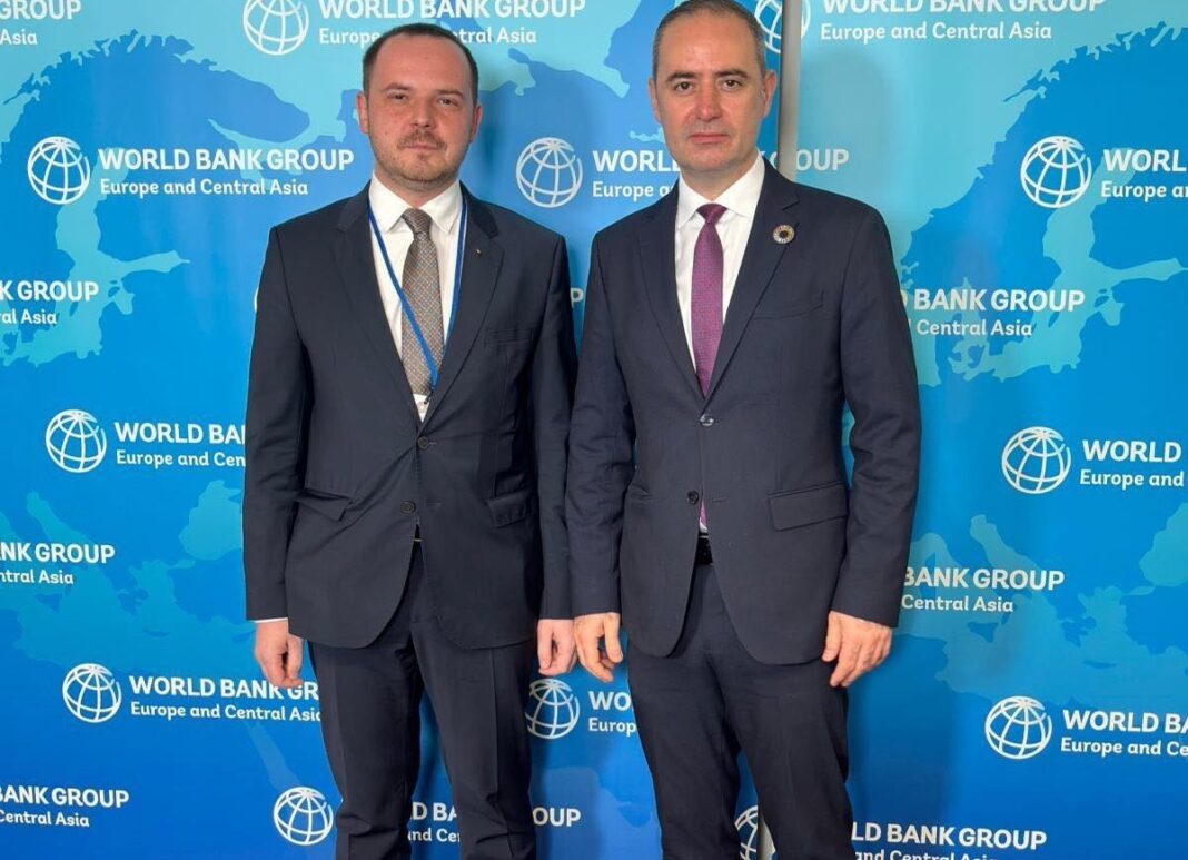 NEWS.ro: Miniştrii Sănătăţii şi Finanţelor, discuţii cu reprezentanţii Pfizer, în SUA – Rogobete: Discuţiile s-au axat pe identificarea unor soluţii concrete pentru România / Este un proces care nu se încheie astăzi. Dar este un început important